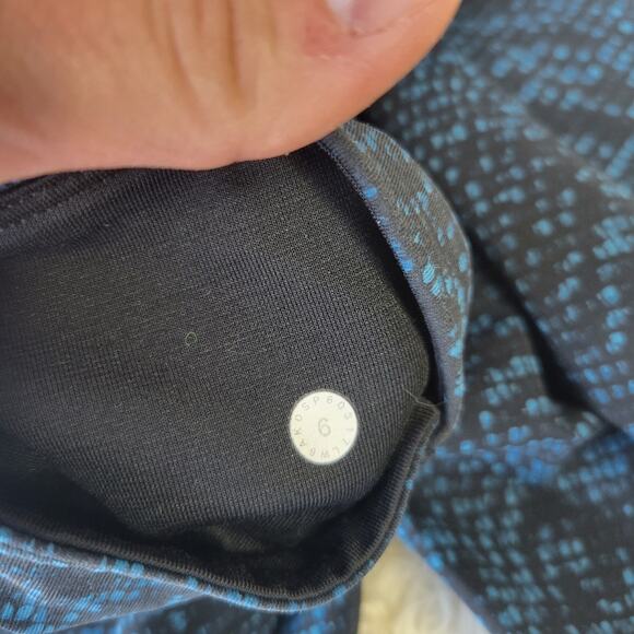 Lululemon Train Times Crop 17" Pulse Capri Black size 6 - Picture 9 of 9